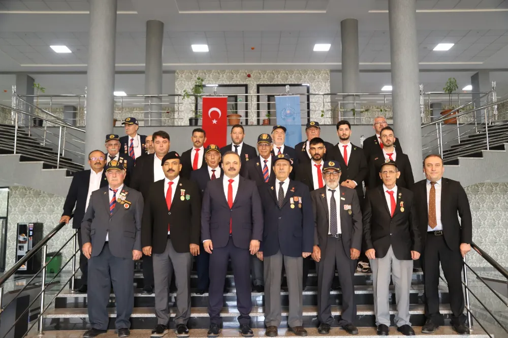 ASÜ Rektörü Arıbaş, Aksaraylı gazilerle kahvaltıda buluştu